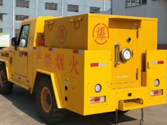 海珠凯龙爆破器材运输车：保障爆破任务的安全运行